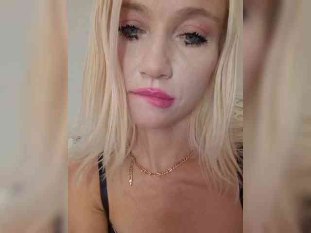AlinaLoves webcam