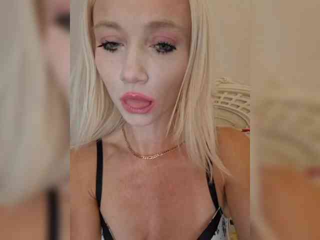 AlinaLoves webcam