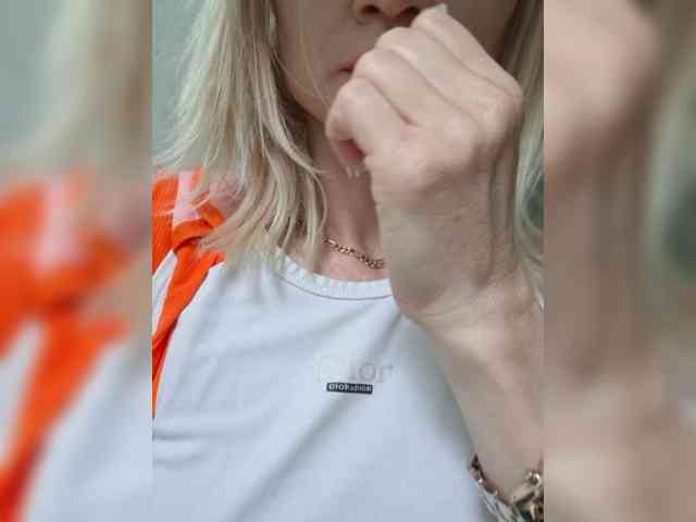 Модель: AlinaLoves