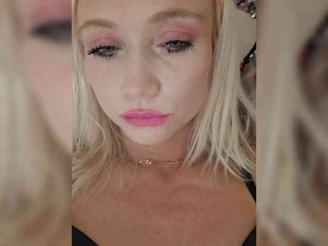 AlinaLoves webcam