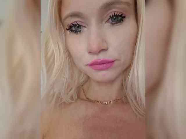 AlinaLoves webcam