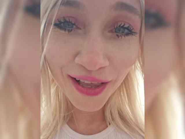 AlinaLoves webcam