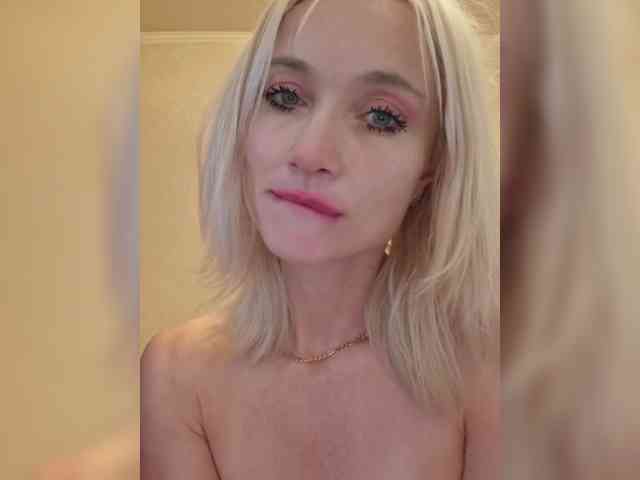 AlinaLoves webcam