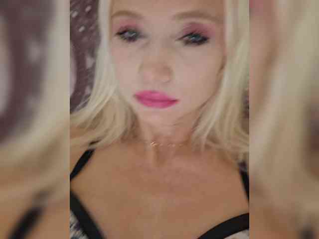 AlinaLoves webcam