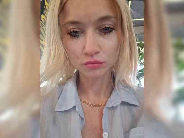 AlinaLoves webcam