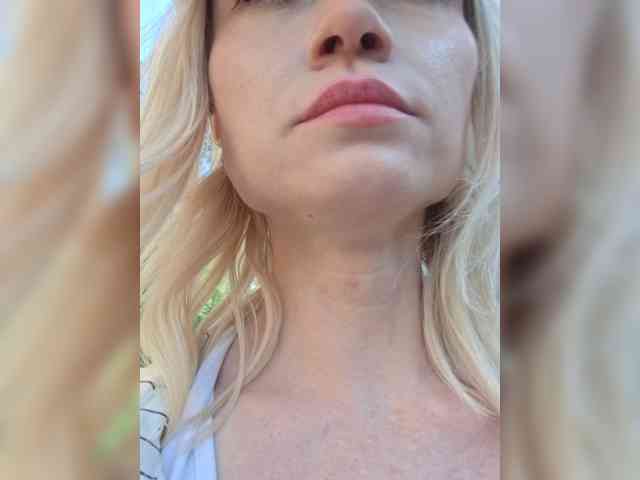 AlinaLoves webcam