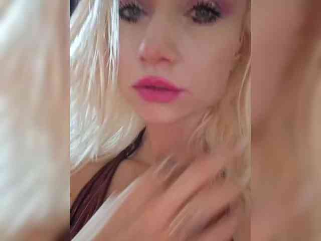AlinaLoves webcam