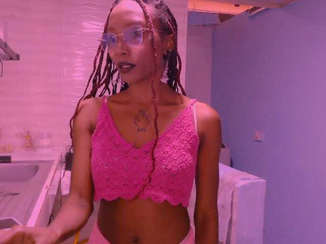 Fiammetta webcam bongacams model stream image