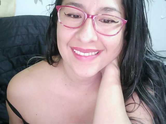 Malishka19 live cam on BongaCams