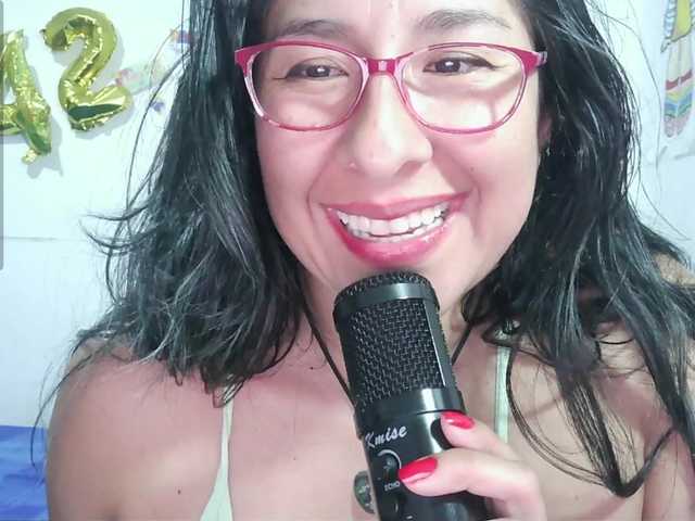Malishka19 live cam on BongaCams