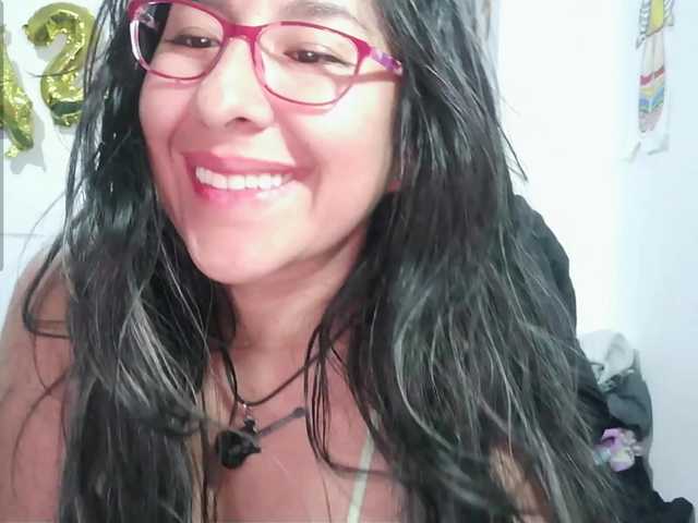 Malishka19 live cam on BongaCams