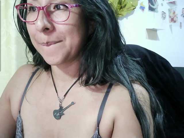 Malishka19 live cam on BongaCams