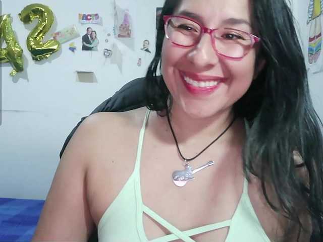 Malishka19 live cam on BongaCams