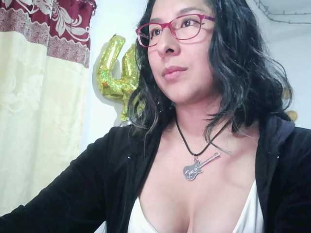 Malishka19 live cam on BongaCams