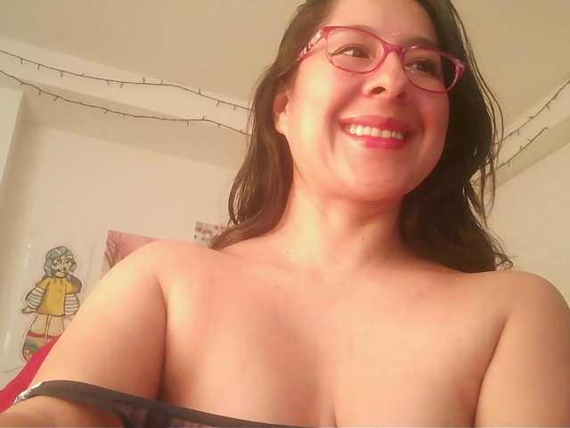 Malishka19 live cam preview