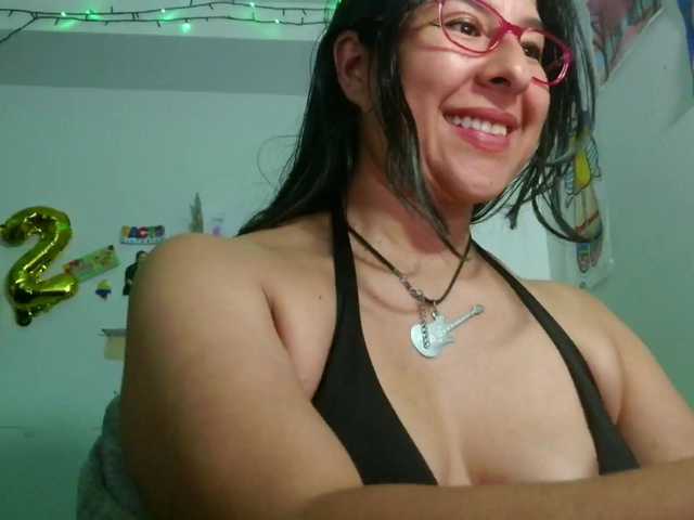 Malishka19's BongaCams show and profile
