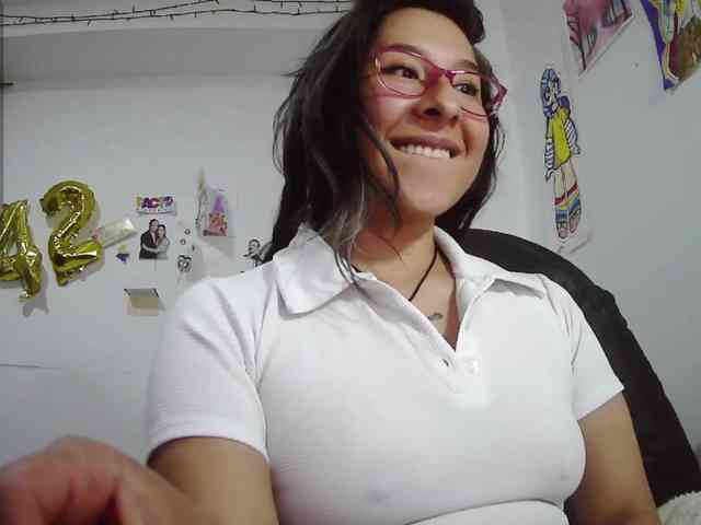 Malishka19 webcam