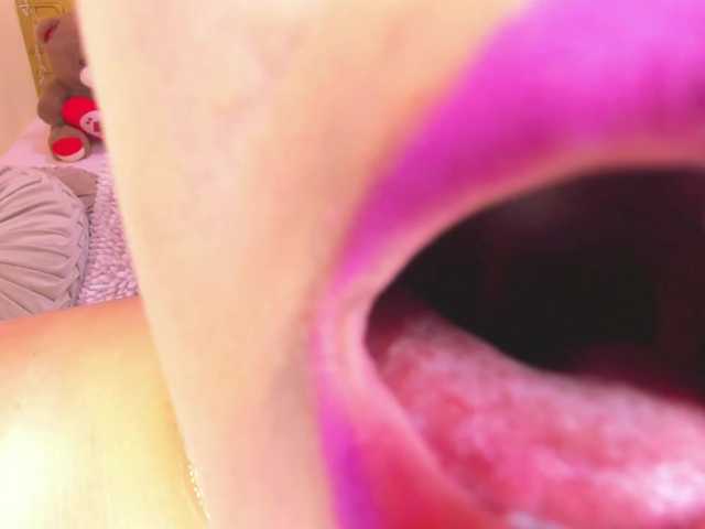 JuliaHaye live cam on BongaCams