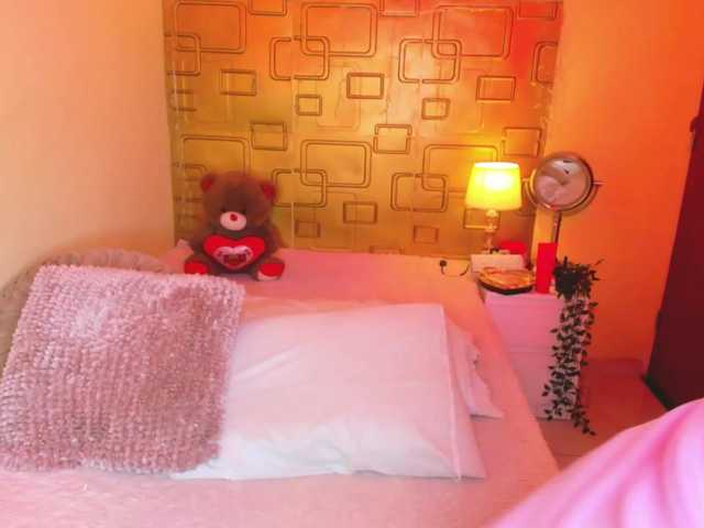 JuliaHaye live cam on BongaCams