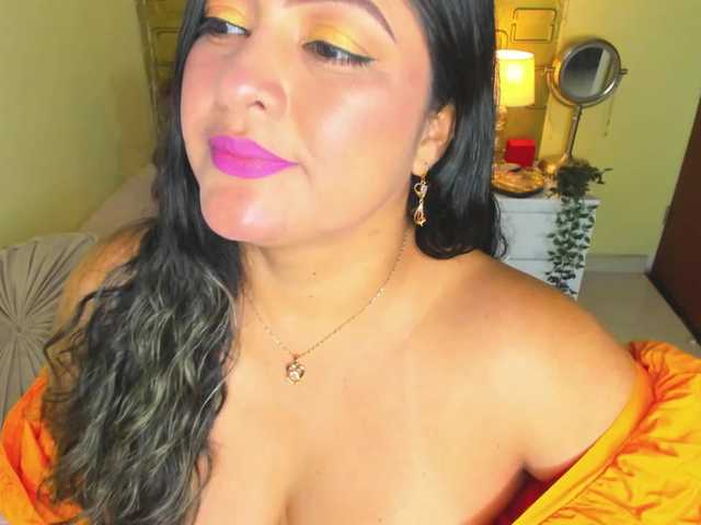 JuliaHaye live cam on BongaCams