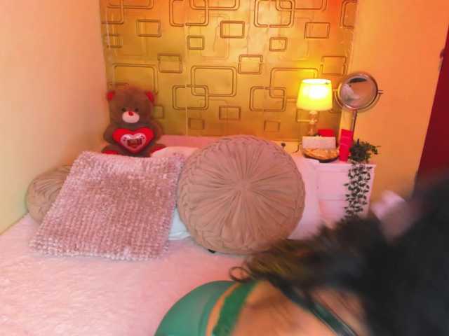 JuliaHaye live cam on BongaCams