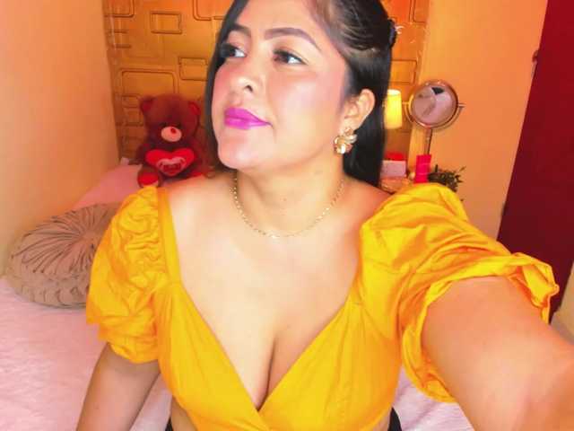 JuliaHaye live cam on BongaCams