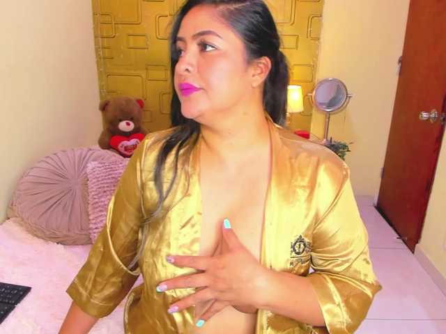 JuliaHaye live cam on BongaCams