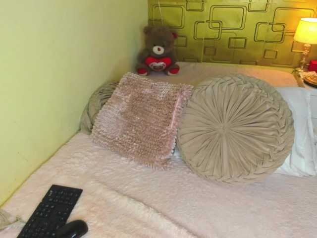 JuliaHaye live cam on BongaCams