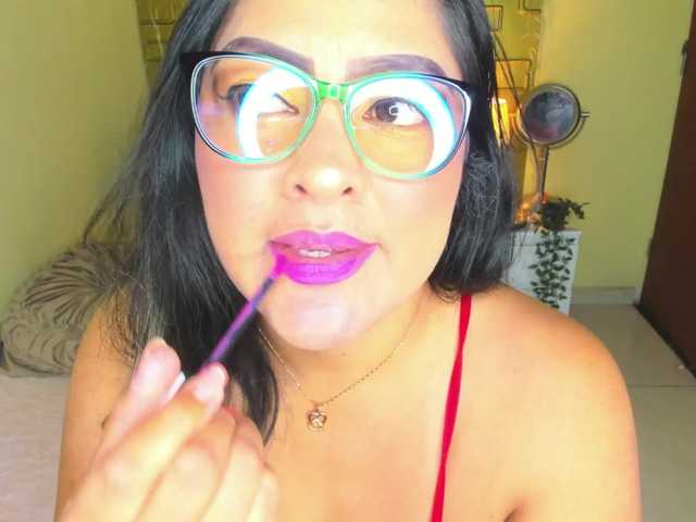 JuliaHaye live cam on BongaCams