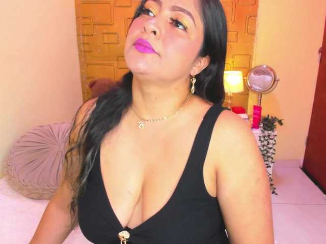 JuliaHaye live cam on BongaCams