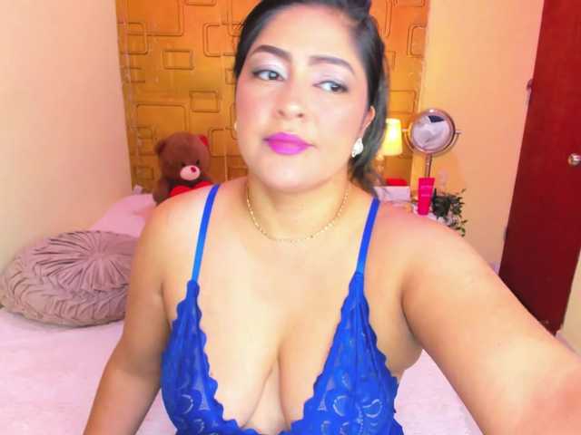 JuliaHaye live webcam show