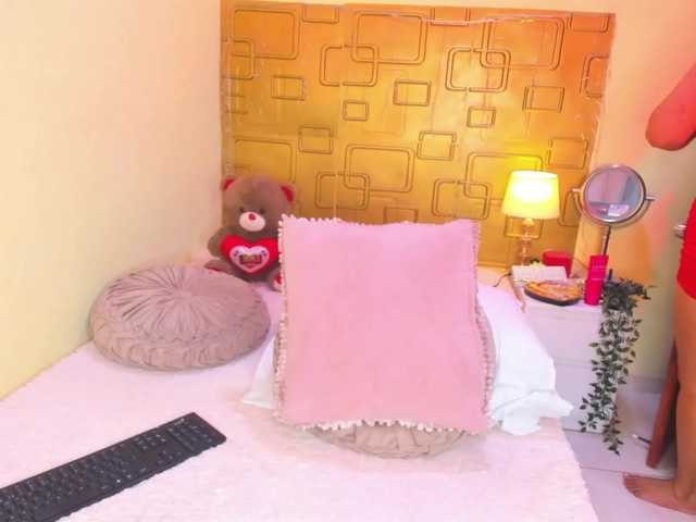 JuliaHaye live cam on BongaCams