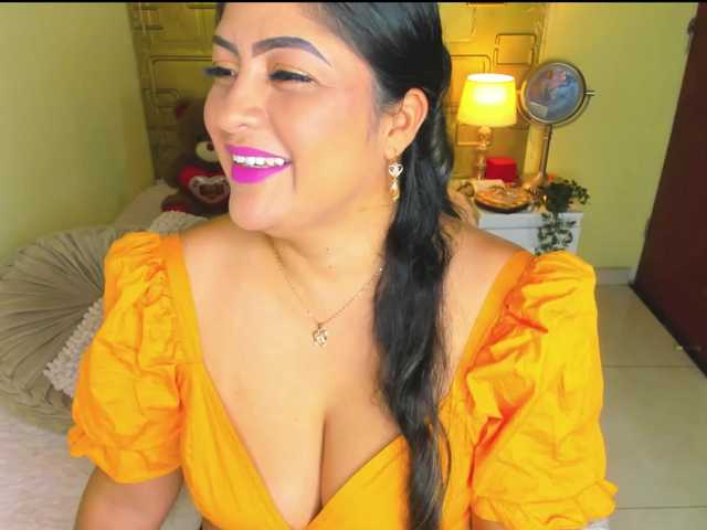 JuliaHaye live cam on BongaCams