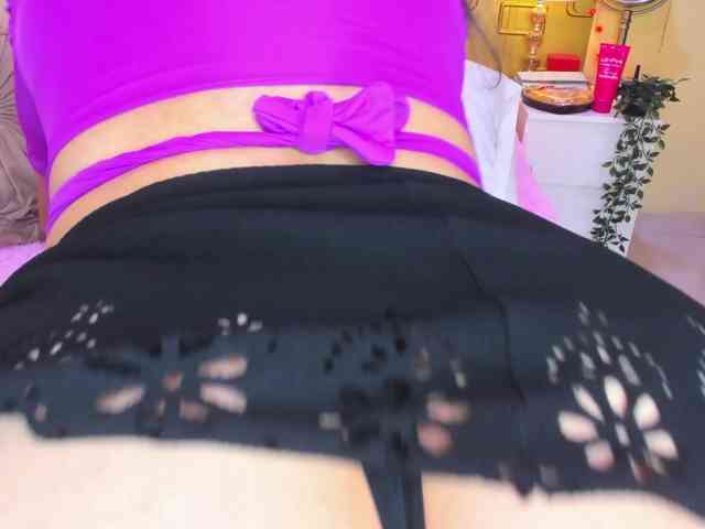 Модель: JuliaHaye