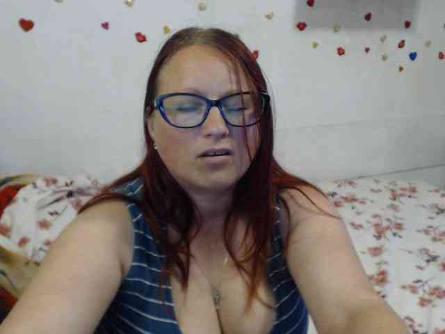 Lilia4joy webcam