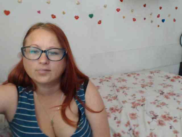 Lilia4joy webcam