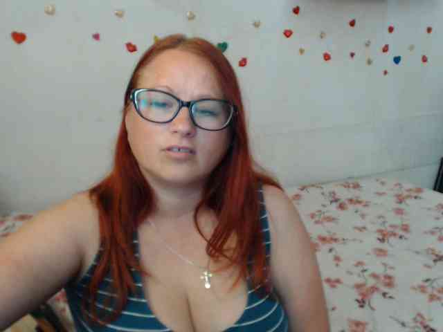 Lilia4joy webcam