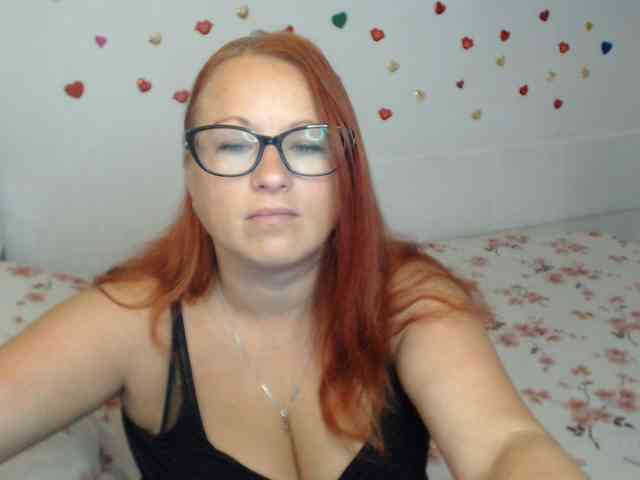 Lilia4joy webcam