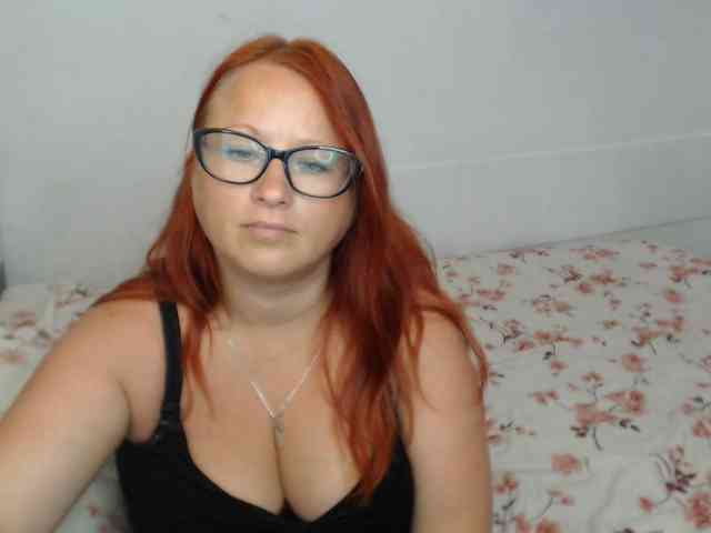 Lilia4joy webcam