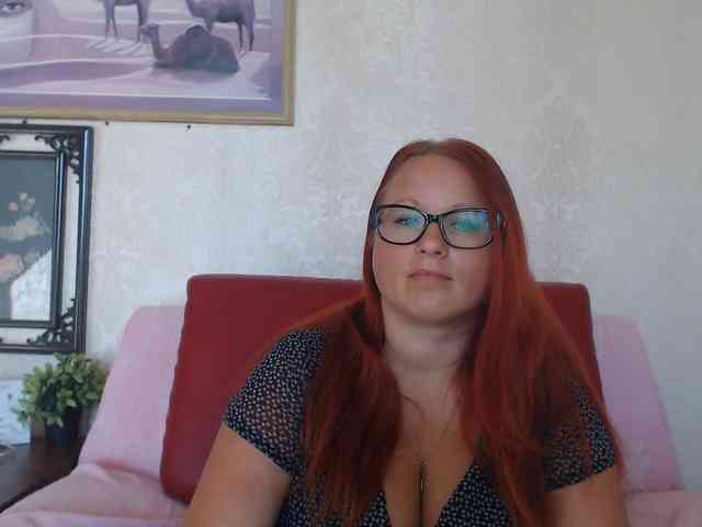 Lilia4joy webcam