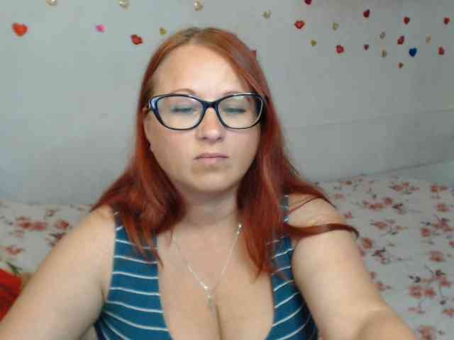 Lilia4joy webcam