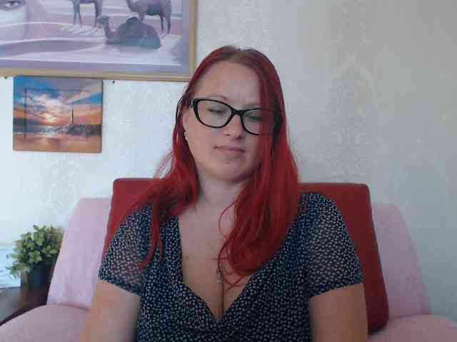 Lilia4joy webcam