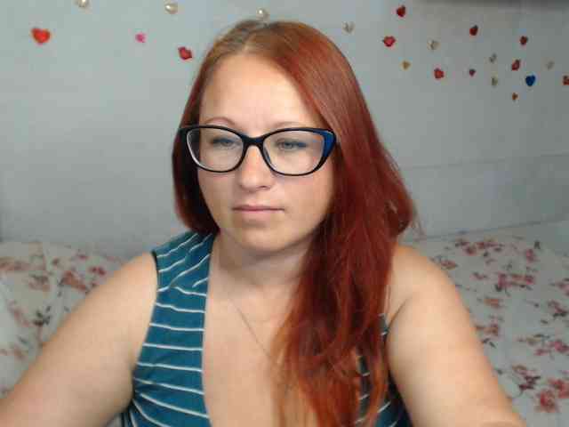 Lilia4joy webcam