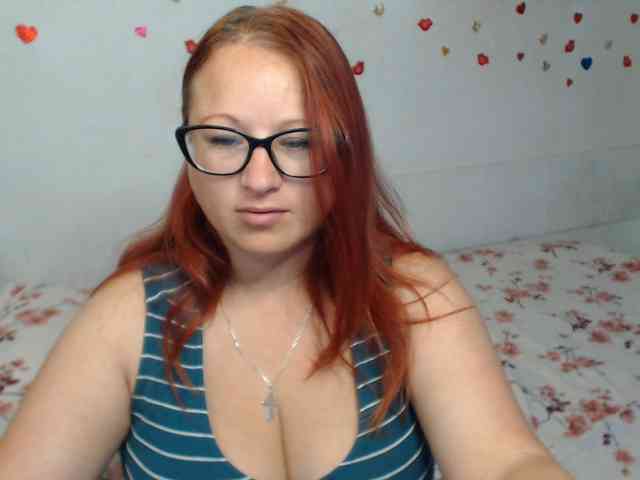 Lilia4joy webcam