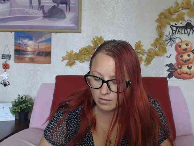 Lilia4joy webcam