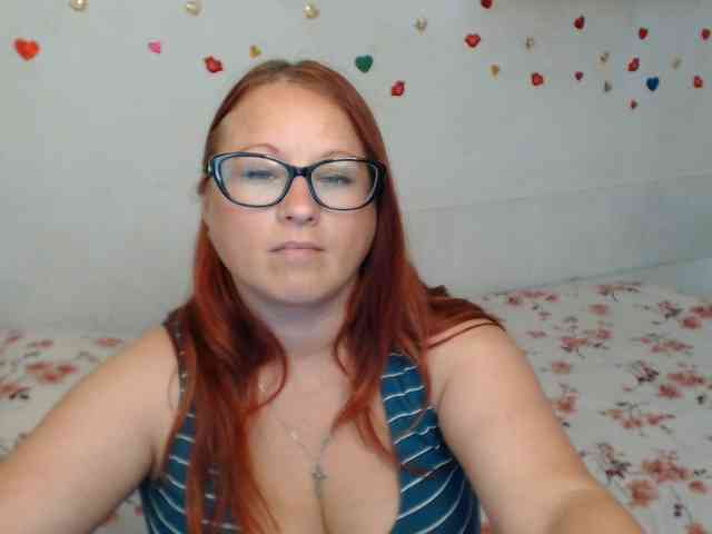 Lilia4joy webcam