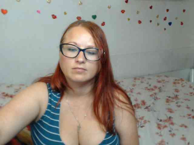 Lilia4joy webcam