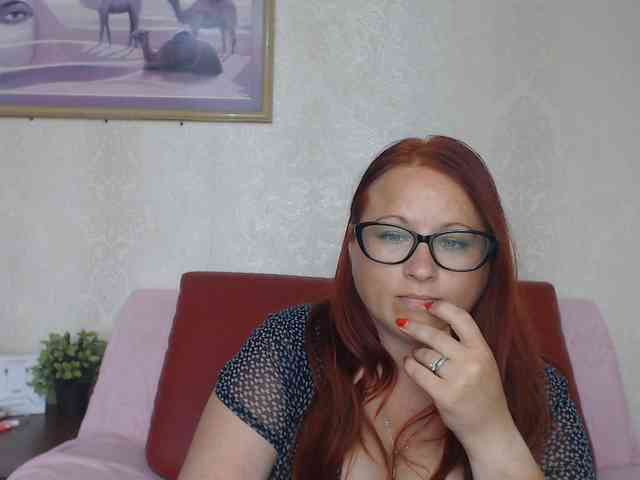 Lilia4joy webcam