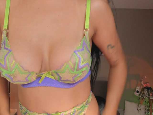 LelaWest live cam on BongaCams
