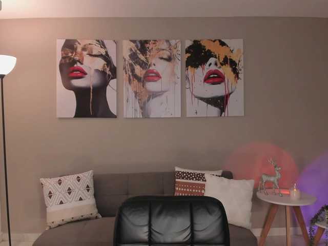 LelaWest live webcam show
